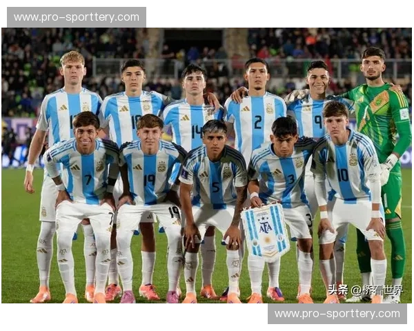 蓝白闪电遇上蓝衣军团：U20世界杯上的青春对决，谁将书写新篇章？